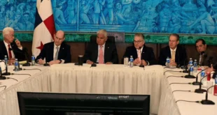 El presidente José Raúl Mulino reunido con diputados en el Palacio Presidencial