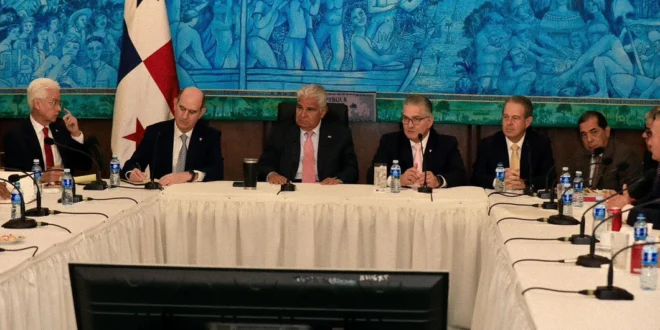 El presidente José Raúl Mulino reunido con diputados en el Palacio Presidencial