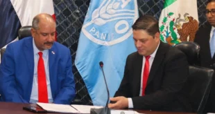 Diputado Ariel Vallarino en la firma del Pacto Alimentario Primero en la Asamblea Nacional de Panamá