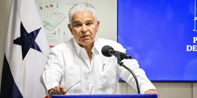 El presidente José Raúl Mulino durante una conferencia de prensa sobre el uso de fondos discrecionales.