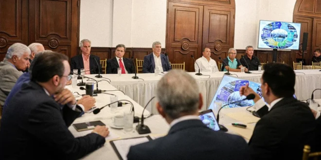 El presidente José Raúl Mulino en reunión con empresarios del sector pesquero panameño