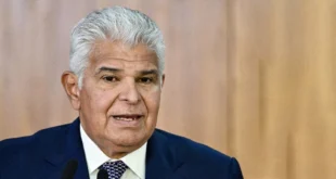 El Presidente Mulino durante una sesión de trabajo oficial en Panamá