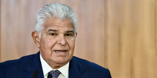 El Presidente Mulino durante una sesión de trabajo oficial en Panamá