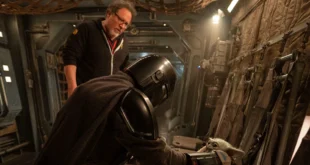 Jon Favreau dirigiendo el set de la nueva película de Star Wars: The Mandalorian y Grogu
