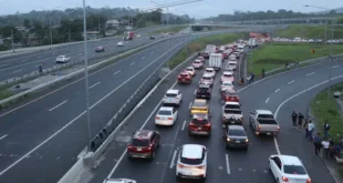 Operativo de inversión de carriles en el acceso al puente de las Américas Panamá