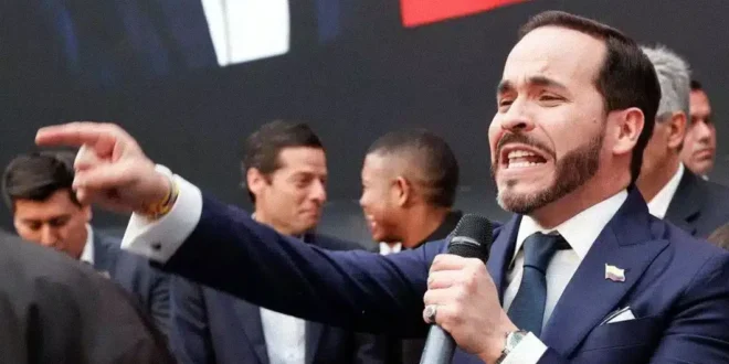 Abelardo de la Espriella durante una rueda de prensa en Colombia.