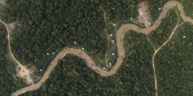 Mapa o vista aérea de la selva del Darién con enfoque en seguridad fronteriza
