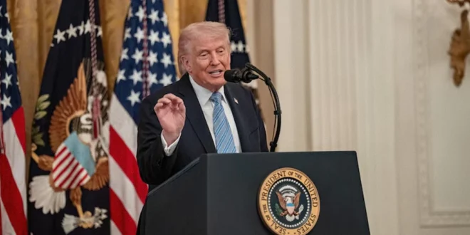 Donald Trump en la Casa Blanca hablando sobre las negociaciones con Irán.