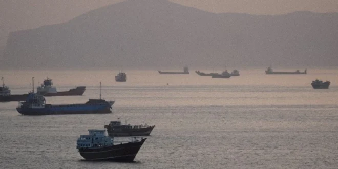 Barcos petroleros en el estrecho de Ormuz