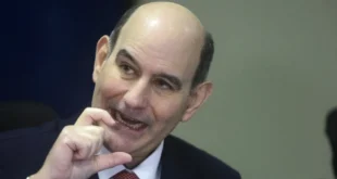 Felipe Chapman durante su gestión como Ministro de Economía y Finanzas en Panamá
