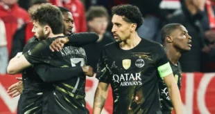 Jugadores del PSG celebran su pase a la final de la Champions
