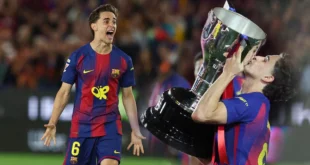 Gavi durante un partido con el FC Barcelona