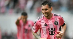 Lionel Messi celebrando un gol con la camiseta del Inter Miami en el estadio
