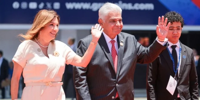 El presidente José Raúl Mulino durante la ceremonia de toma de posesión en Costa Rica