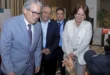 Ministro de Salud, Dr. Fernando Boyd, recorriendo las instalaciones de la nueva Sala de Cuidados Paliativos en Panamá