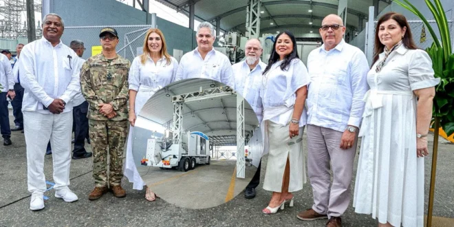 Nuevos escáneres Rapiscan Eagle M60 operando en la entrada de la Zona Libre de Colón, Panamá.