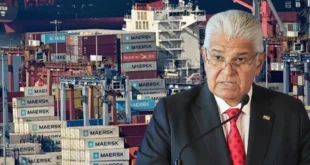 El Presidente Mulino durante una conferencia sobre la industria marítima en Panamá.