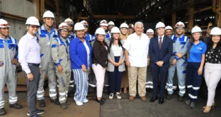 El Presidente Mulino durante su recorrido por las instalaciones de Astilleros Puerto de Balboa