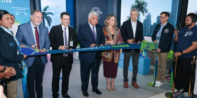 El Presidente Mulino inaugura la Sala Panamá interactiva junto a directivos de Copa Airlines y la ATP