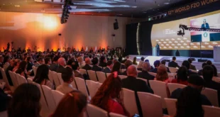 Presidente Mulino dando discurso en el XII Congreso de la Organización Mundial de Zonas Francas en Panamá