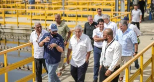 El Presidente Mulino inspeccionando los trabajos en la planta potabilizadora de Sabanitas