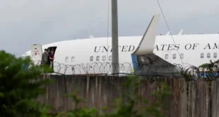 Avión del gobierno estadounidense en el Aeropuerto Internacional José Martí de La Habana