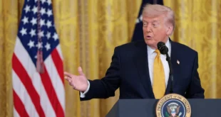 Donald Trump en la Casa Blanca discutiendo temas de política exterior