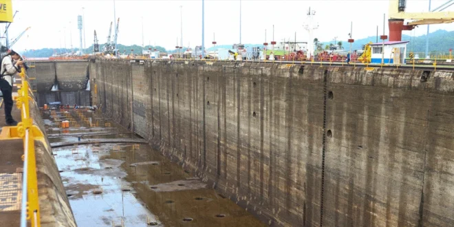 Mantenimiento de infraestructura por la ACP en las esclusas de Gatún