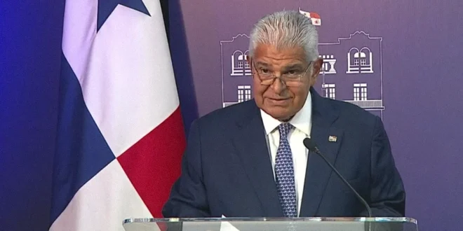 El presidente José Raúl Mulino durante su conferencia de prensa semanal en Panamá.