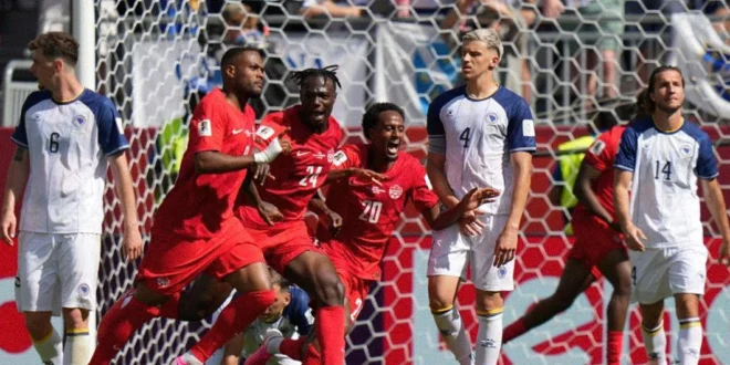 Cyle Larin celebrando el gol del empate de Canadá contra Bosnia en el Mundial 2026