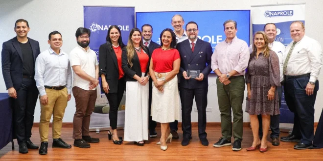 Representantes del MICI en la asamblea anual de ANAPROLE