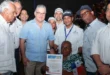 Ministro Orillac entregando llaves de nuevos apartamentos en Altos de Los Lagos, Colón.