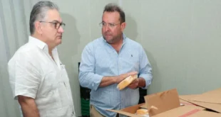 Ministro Orillac inspeccionando las instalaciones de almacenamiento y conservación de alimentos en la Tienda del Pueblo del IMA