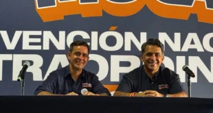 Ricardo Lombana se dirige a los delegados de Moca durante la Convención Nacional Extraordinaria en La Chorrera.