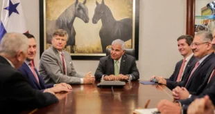 El presidente José Raúl Mulino en reunión con la delegación diplomática estadounidense en el Palacio de las Garzas.