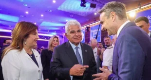 El presidente panameño José Raúl Mulino y el primer ministro de Grecia Kyriákos Mitsotákis inaugurando el pabellón de Panamá en Posidonia 2026