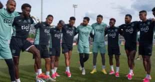 Jugadores de la selección de Panamá entrenando en el Centennial Park de Toronto para el Mundial 2026