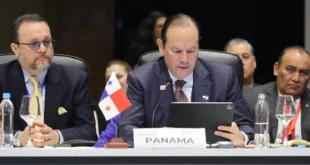 Canciller de Panamá Javier Martínez-Acha Vásquez en la Cumbre del Mercosur defendiendo la integración regional y la democracia.