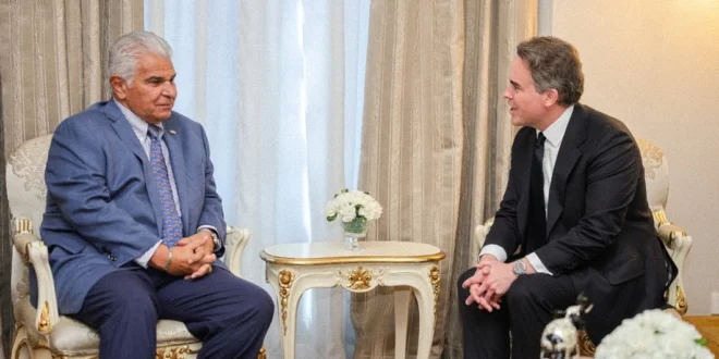 El presidente Mulino en reunión en el Palacio de Las Garzas recibiendo la invitación a la Cumbre Concordia 2026.