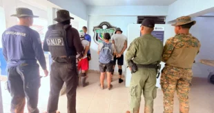 Metadatos SEO Copiar Artículo TÍTULO H1 Resultados del Plan Firmeza de la Policía Nacional SLUG resultados-plan-firmeza-policia-nacional CONTEO PALABRAS 634 palabras META DESCRIPCIÓN (158 caracteres) "Analizamos el último balance del Plan Firmeza de la Policía Nacional: 178 detenciones, incautación de armas y más de 900 infracciones de tránsito en 24 horas." TEXTO ALT IMAGEN PRINCIPAL Agentes de la Policía Nacional realizando controles de seguridad vial y ciudadana