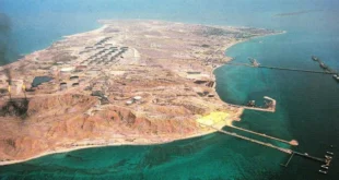 Terminal de exportación de crudo en la isla de Kharg bajo tensión geopolítica militar