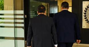 Renuncia de Etelvina de Bonagas y sucesión en la UNACHI