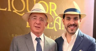 Abelardo de la Espriella y Álvaro Uribe en una reunión privada en Barranquilla
