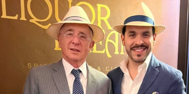 Abelardo de la Espriella y Álvaro Uribe en una reunión privada en Barranquilla
