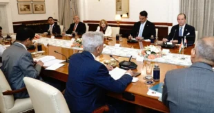 El canciller Martínez-Acha Vásquez en reunión diplomática oficial en Nueva Delhi