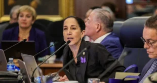Reunión del Consejo de Gabinete de Panamá debatiendo el presupuesto del Estado para descentralización y cultura.