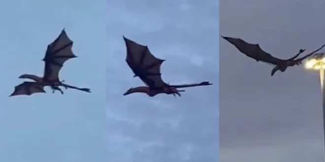 Un dragón animatrónico de House of the Dragon volando sobre el río Clyde en Glasgow