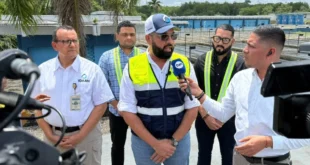 Directivos del IDAAN inspeccionando las instalaciones de la planta potabilizadora Federico Guardia Conte en Chilibre.