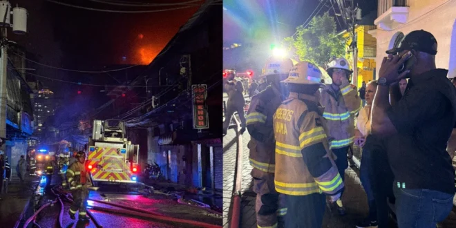Bomberos de Panamá trabajando en la extinción de un incendio estructural de gran magnitud en el Casco Antiguo.