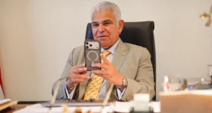 José Raúl Mulino y Keiko Fujimori conversando sobre el Tratado de Libre Comercio entre Panamá y Perú